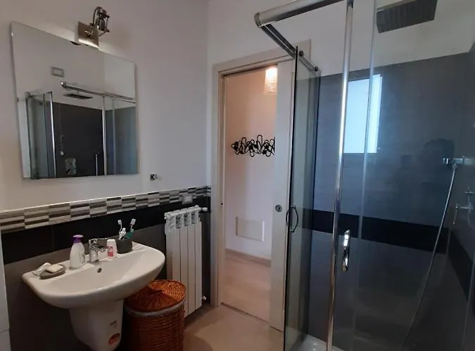 Vicino Aeroporto アパート